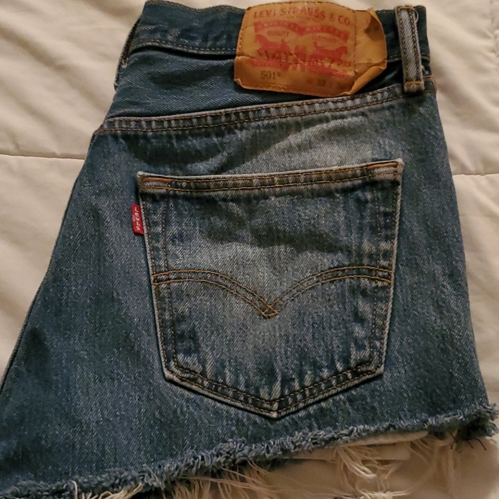 Levi shorts - Picture 2 of 4